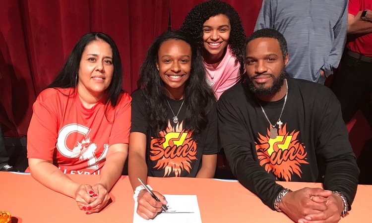 Davis Locks in with the Lady Suns 2018-2019 Recruiting Class