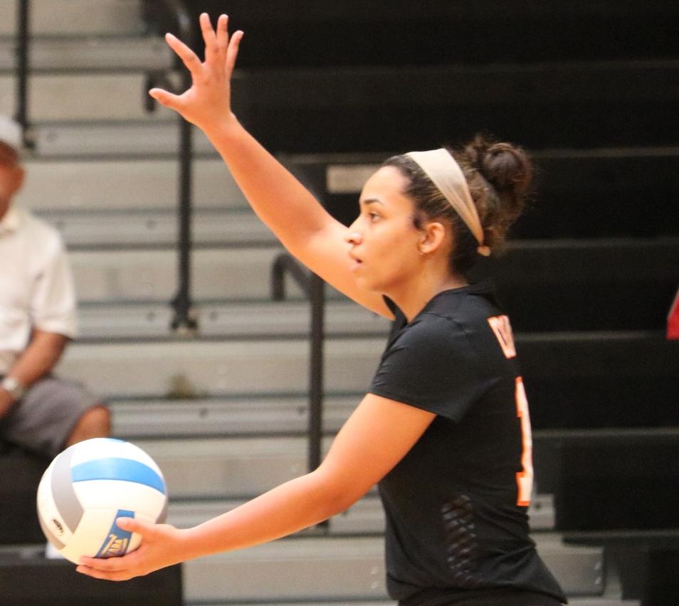 Volleyball will honor Brooks, Figueroa, and Solis on Sophomore Night versus Richland
