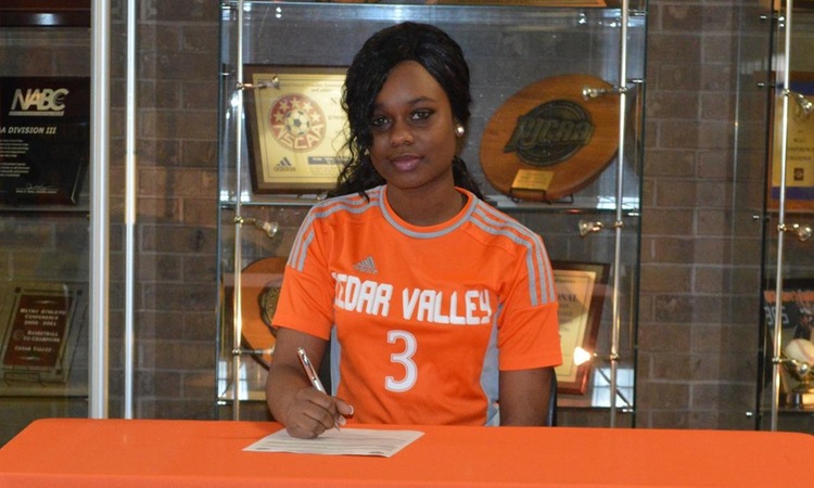 Lady Suns Soccer signs Gross