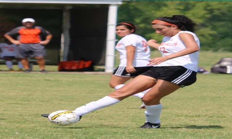 Women's Soccer Lose on Road to North Lake
